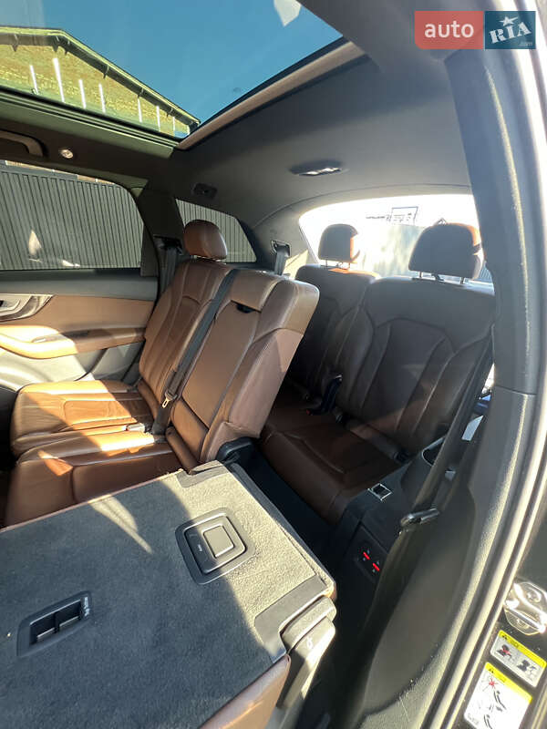 Позашляховик / Кросовер Audi Q7 2017 в Городку