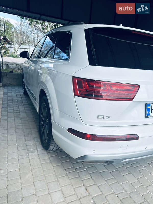 Внедорожник / Кроссовер Audi Q7 2016 в Одессе
