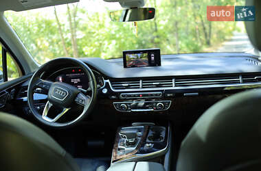 Внедорожник / Кроссовер Audi Q7 2018 в 