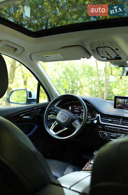 Внедорожник / Кроссовер Audi Q7 2018 в 