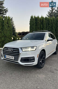 Внедорожник / Кроссовер Audi Q7 2017 в 