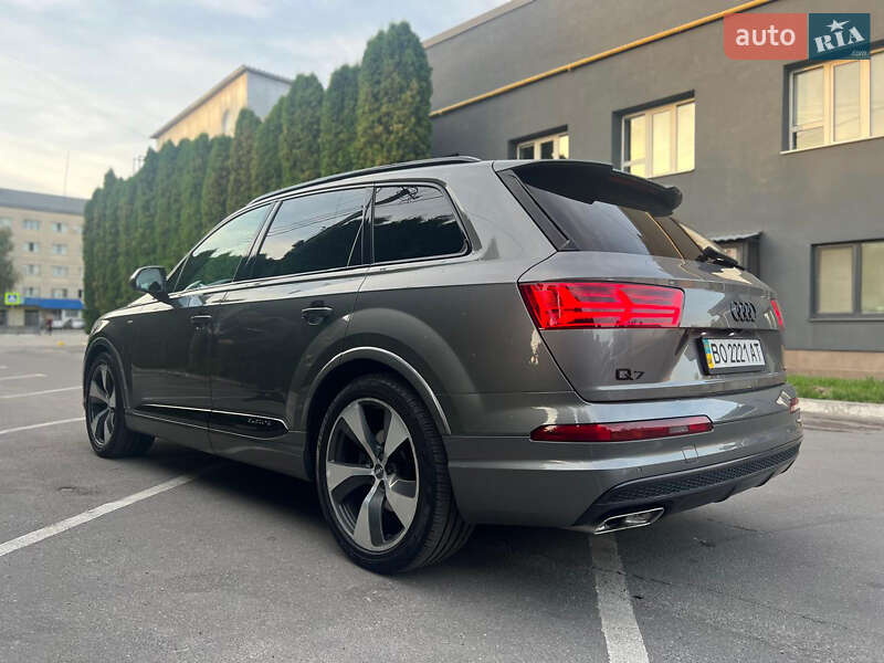 Позашляховик / Кросовер Audi Q7 2015 в Тернополі
