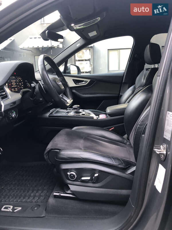 Позашляховик / Кросовер Audi Q7 2015 в Тернополі