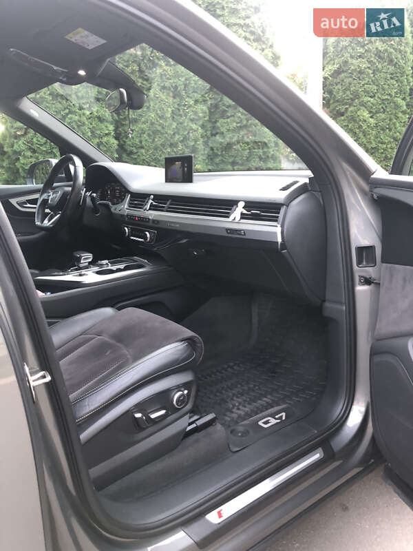 Позашляховик / Кросовер Audi Q7 2015 в Тернополі