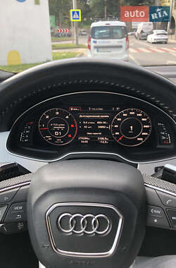 Внедорожник / Кроссовер Audi Q7 2015 в 