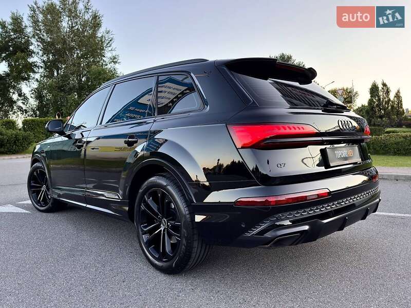 Внедорожник / Кроссовер Audi Q7 2025 в Киеве