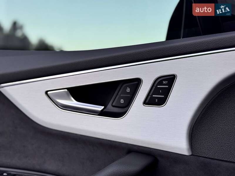 Внедорожник / Кроссовер Audi Q7 2025 в Киеве