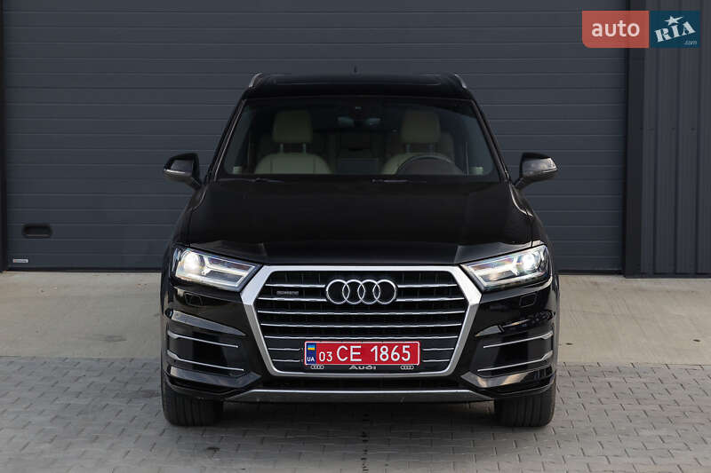 Внедорожник / Кроссовер Audi Q7 2016 в Дубно