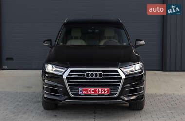 Внедорожник / Кроссовер Audi Q7 2016 в 