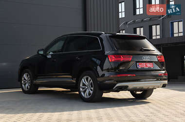 Внедорожник / Кроссовер Audi Q7 2016 в 