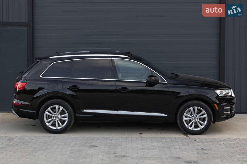 Внедорожник / Кроссовер Audi Q7 2016 в Дубно