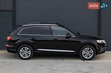 Внедорожник / Кроссовер Audi Q7 2016 в 