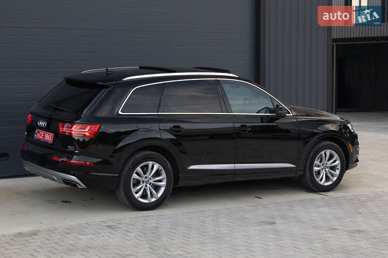 Внедорожник / Кроссовер Audi Q7 2016 в Дубно