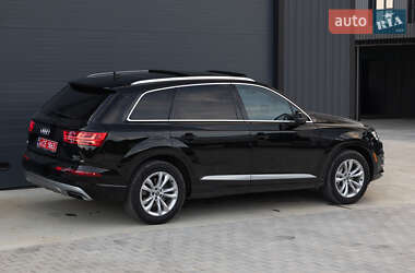 Внедорожник / Кроссовер Audi Q7 2016 в 