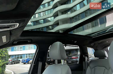 Внедорожник / Кроссовер Audi Q7 2016 в 