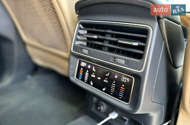 Внедорожник / Кроссовер Audi Q7 2020 в 