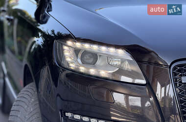 Позашляховик / Кросовер Audi Q7 2009 в 