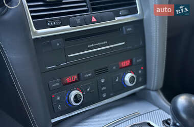 Позашляховик / Кросовер Audi Q7 2009 в 