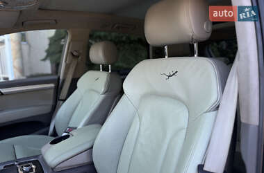 Позашляховик / Кросовер Audi Q7 2009 в 