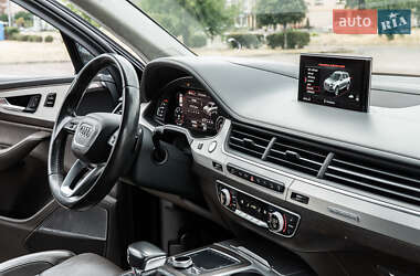 Позашляховик / Кросовер Audi Q7 2016 в 