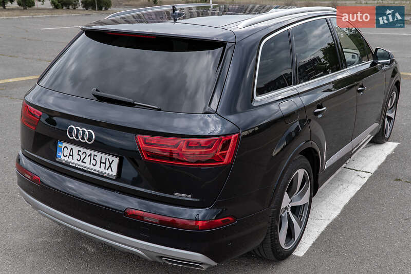Позашляховик / Кросовер Audi Q7 2016 в Черкасах