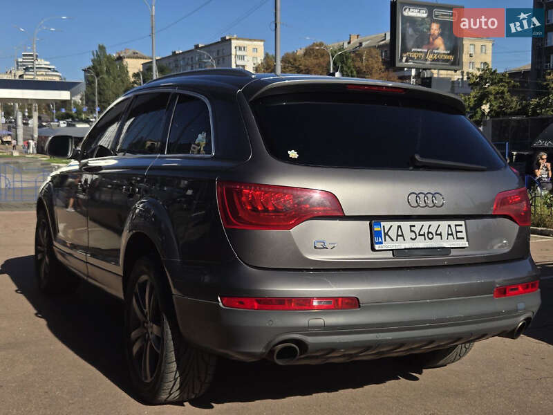 Позашляховик / Кросовер Audi Q7 2012 в Києві