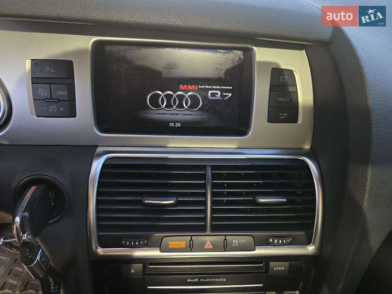 Позашляховик / Кросовер Audi Q7 2012 в Києві