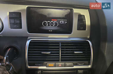 Внедорожник / Кроссовер Audi Q7 2012 в 
