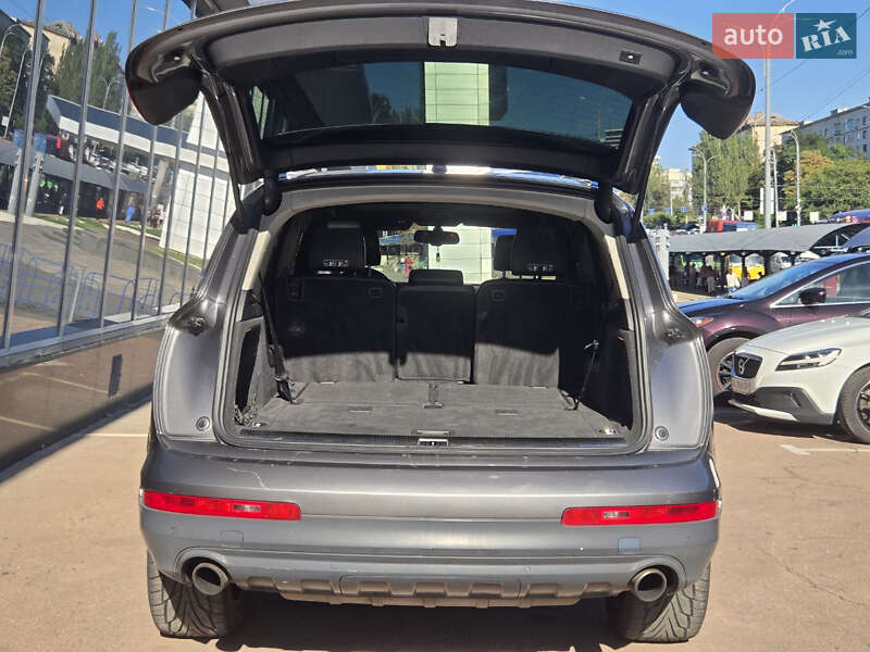 Позашляховик / Кросовер Audi Q7 2012 в Києві