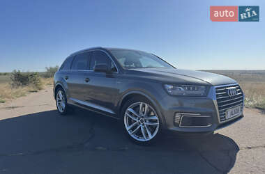 Позашляховик / Кросовер Audi Q7 2016 в Миколаєві