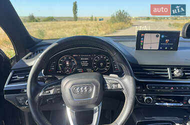 Внедорожник / Кроссовер Audi Q7 2016 в 