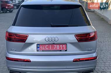 Внедорожник / Кроссовер Audi Q7 2016 в 