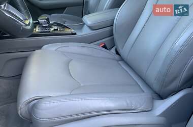 Внедорожник / Кроссовер Audi Q7 2016 в 