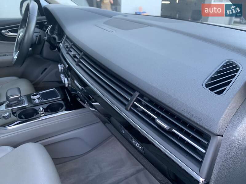 Позашляховик / Кросовер Audi Q7 2016 в Дрогобичі