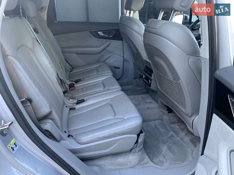 Позашляховик / Кросовер Audi Q7 2016 в Дрогобичі