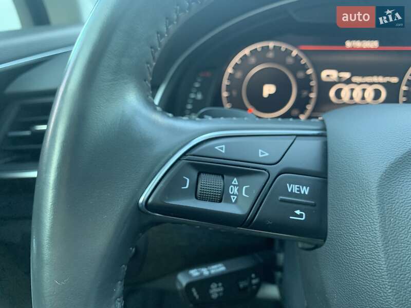 Позашляховик / Кросовер Audi Q7 2016 в Дрогобичі