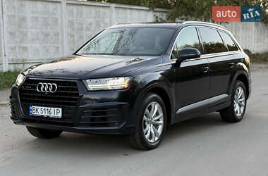 Позашляховик / Кросовер Audi Q7 2016 в Рівному