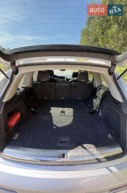 Позашляховик / Кросовер Audi Q7 2012 в 