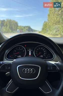 Позашляховик / Кросовер Audi Q7 2012 в 