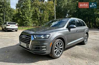 Позашляховик / Кросовер Audi Q7 2018 в 