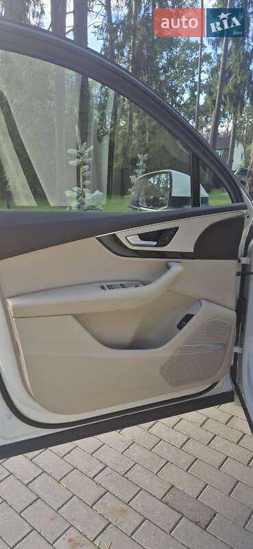 Позашляховик / Кросовер Audi Q7 2019 в Києві