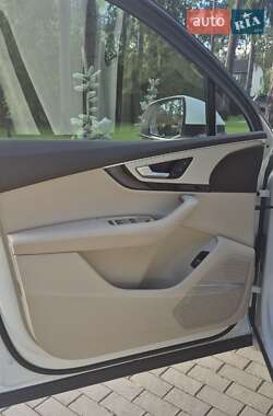 Внедорожник / Кроссовер Audi Q7 2019 в 