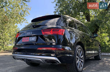 Позашляховик / Кросовер Audi Q7 2016 в 