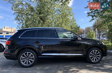 Позашляховик / Кросовер Audi Q7 2016 в 