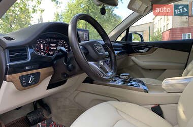 Позашляховик / Кросовер Audi Q7 2016 в 
