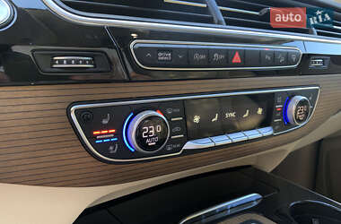 Позашляховик / Кросовер Audi Q7 2016 в 