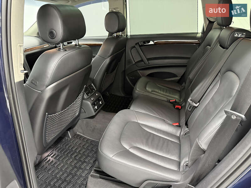 Позашляховик / Кросовер Audi Q7 2013 в Одесі
