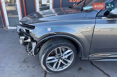 Внедорожник / Кроссовер Audi Q7 2021 в 