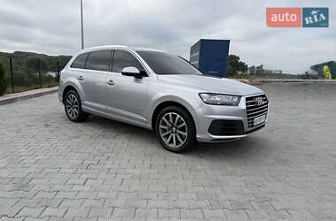 Позашляховик / Кросовер Audi Q7 2017 в 
