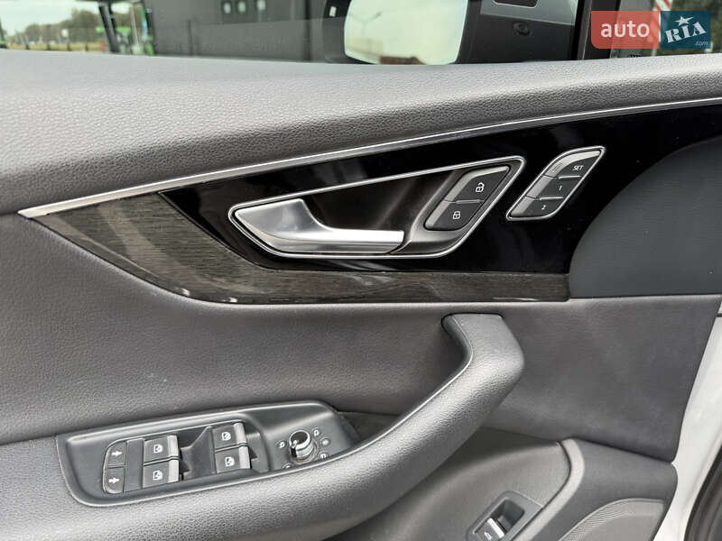 Внедорожник / Кроссовер Audi Q7 2017 в Виннице
